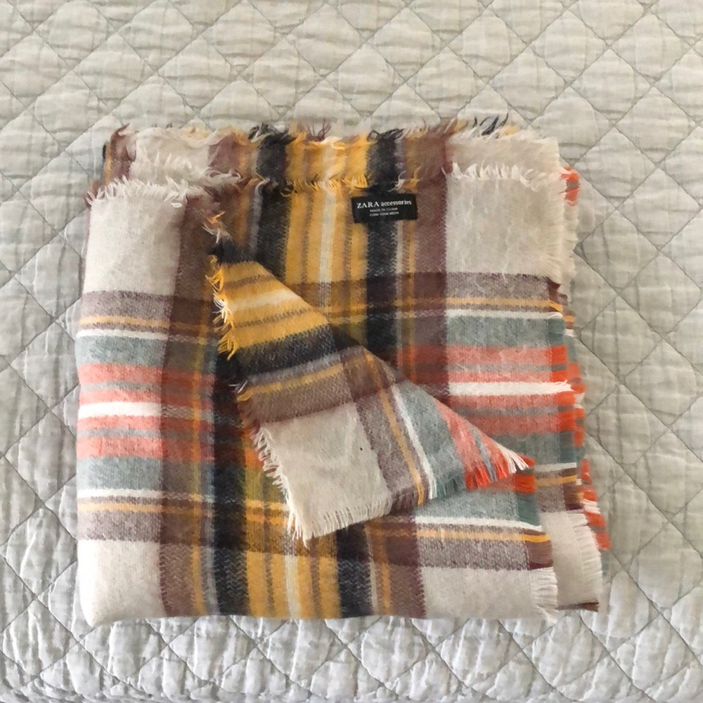 Like new Zara blanket scarf